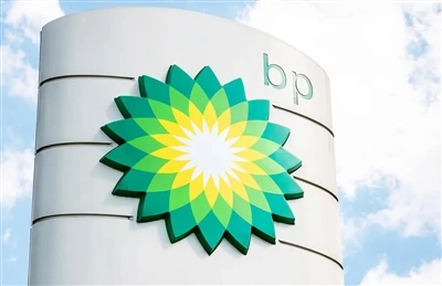 BP 재설정 전략 : 석유 및 가스로 초점을 이동하고 Lightsource BP 지분을 판매 할 계획