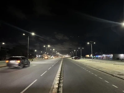 경로 조명 : Edobo Solar Stright Lamps Benin의 새로운 장을 켜옵니다.